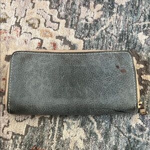 Portland Leather Goods Green Gray Leather Accordion Zip Wallet